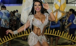 Cinthia Santos samba muito no ensaio da Águias de Ouro e mostra corpo de causar inveja 