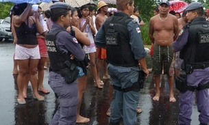Casas desabam e ruas alagam em dia de muita chuva em Manaus