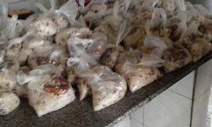 Comida é servida em sacolas plásticas e presos comem com a mão no Piauí