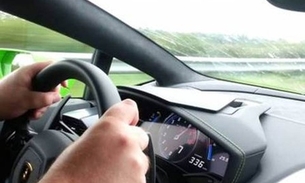  Mulher filma acidente com marido dirigindo carro de R$2 milhões a 336km/h 