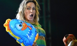 Claudia Leitte dança Galinha Pintadinha em show