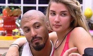 BBB 15: Clima esquenta e Aline transa com Fernando debaixo do edredom
