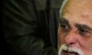 Genoíno renuncia, mas mantém pedido de aposentadoria