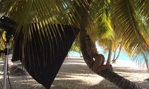 Miss Bumbum faz ensaio nu para a revista 