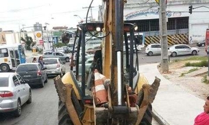 Veículos pesados atrapalham trânsito na Zona Oeste