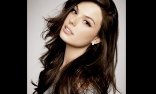  Ísis Valverde assume novo namorado