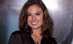 Ísis Valverde dispara: 