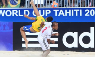 Brasil vence Japão por 4-3 e está nas semifinais do Mundial de futebol de areia