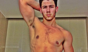 Vídeo de Nick Jonas fazendo sexo cai na internet