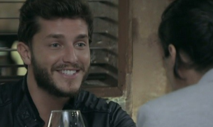 Após beijo gay, Globo aposta em 'banho gay' em 