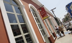 Camelôs que sairão do centro reúnem com prefeitura no Les Artistes Café Teatro