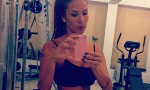 Ex-Panicat é criticada ao aparecer super magra em foto 