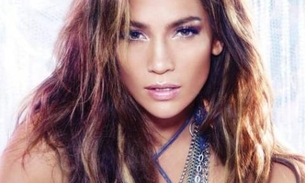 Jennifer Lopez divulga nova versão de 