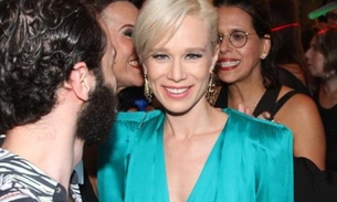  Mariana Ximenes brilha na festa de lançamento da Vogue