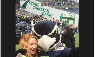 Mascote de time americano fica “animadinho” com selfie