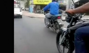 Com pneu da moto furado, motoqueiro arrisca acidente na Max Teixeira