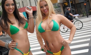  Candidatas à 'Musa da Torcida' se exibem de biquíni em plena Av. Paulista