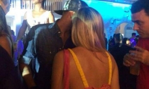 Neymar é flagrado paquerando loira em festa em Ibiza