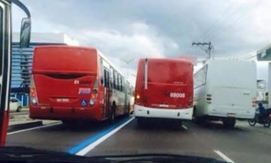 Ônibus tomam avenida Constantino Nery