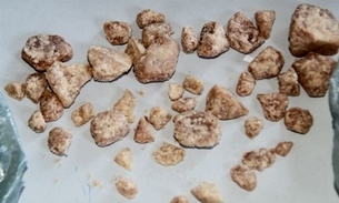 Três homens são presos com 60 pedras de oxi no Coroado