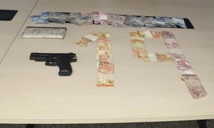 Homem é preso e adolescente é apreendido após assaltar bar na Ponta Negra 