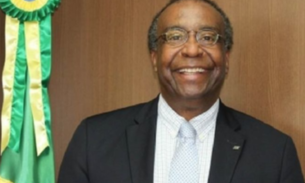 Decotelli deixa MEC após revelações de falsidades em currículo