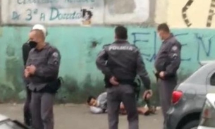 Vídeo mostra homem tentando fugir com cabeça decapitada após abordagem da polícia 