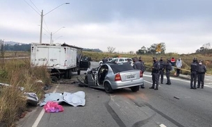 Acidente gravíssimo com sete carros deixa mortos e feridos em avenida