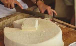Saiba como fazer queijo em casa usando apenas 3 ingredientes
