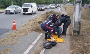 Mato em pista provoca acidente e deixa motociclista ferido em Manaus 