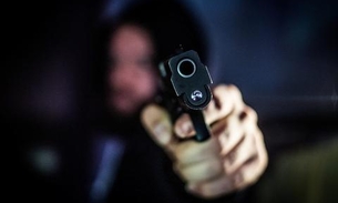 Homem reage a assalto e é baleado por criminosos em Manaus