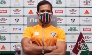 Cachorro invade entrevista coletiva on-line de goleiro do Fluminense e alegra web