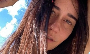 Aos 49, Alessandra Negrini impressiona em foto com barriga à mostra e sem m