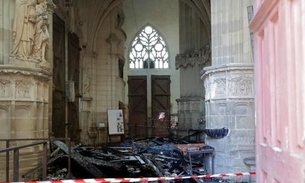 Guarda refugiado confessa ter incendiado Catedral de Nantes