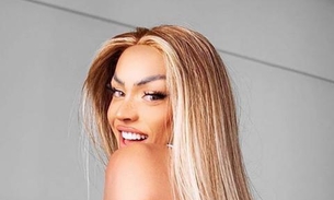 Pabllo Vittar posa de quatro usando fio-dental minúsculo