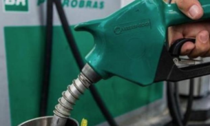 Petrobras reduz preço da gasolina pela primeira vez desde abril