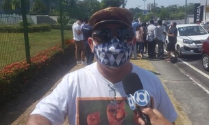 Professores realizam protesto em frente à Aleam contra volta às aulas em Manaus