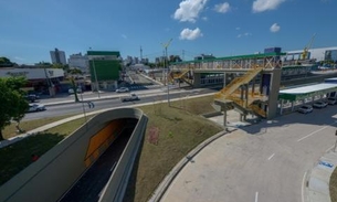 Trecho do complexo viário da Constantino Nery é interditado após incidentes com caminhões