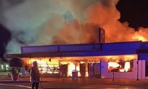Homem põe fogo em próprio supermercado para 'exterminar' Coronavírus