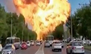 Grande explosão é registrada em posto de combustíveis na Rússia 