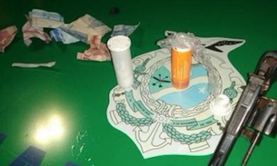 Trio é preso com drogas escondidas em embalagens de vitamina C em Manaus 