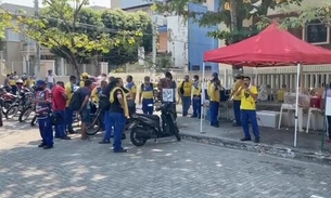 Funcionários dos Correios fazem protesto em Manaus e aderem à greve geral