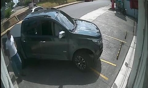 Polícia busca identificar homem que furtou carro com 'Chapolin’ em Manaus 