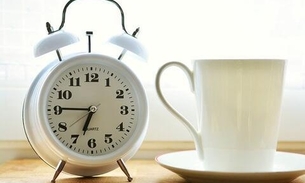 Hábitos para evitar ao acordar; saiba quais