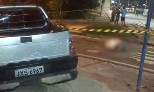 Jovem é arremessado e morre após picape capotar várias vezes em Manaus