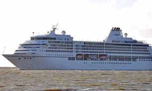 Navio M/S Seven Seas Mariner chega a Manaus com mais de mil turistas