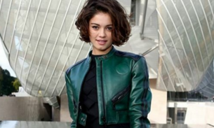 Sophie Charlotte mostra barrigão com Daniel de Oliveira na piscina