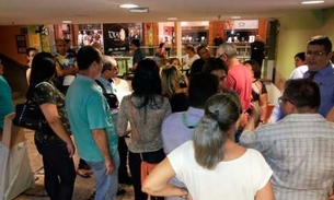 Clientes exigem isenção de taxa e tumulto é gerado em shoppings