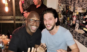 No Rio, Ator de Game Of Thrones mostra samba no pé: 