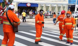 ​Garis da Alegria conscientizam sobre cuidados com lixo no Centro